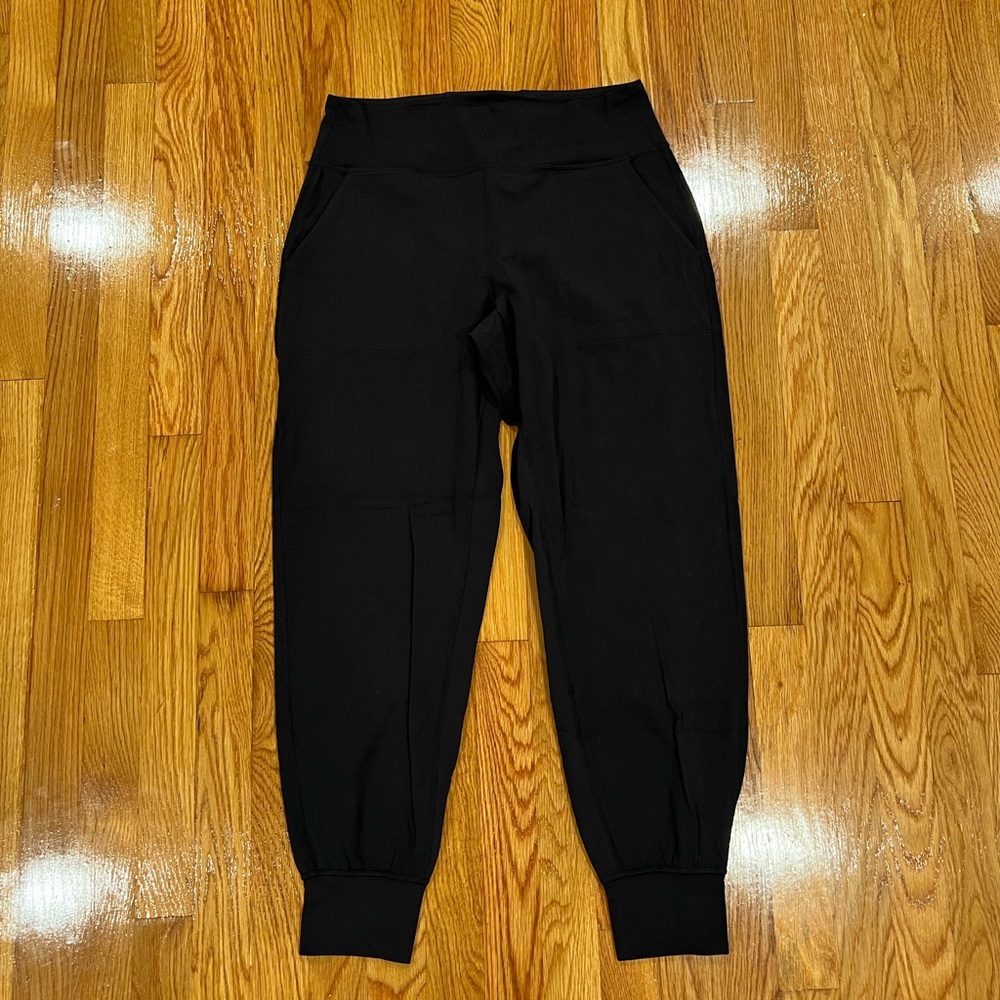 Lululemon Align Joggers in Black